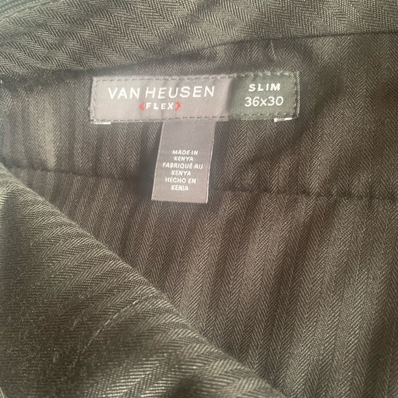 Men’s Van Heusen Flex dress pant - Picture 3 of 3